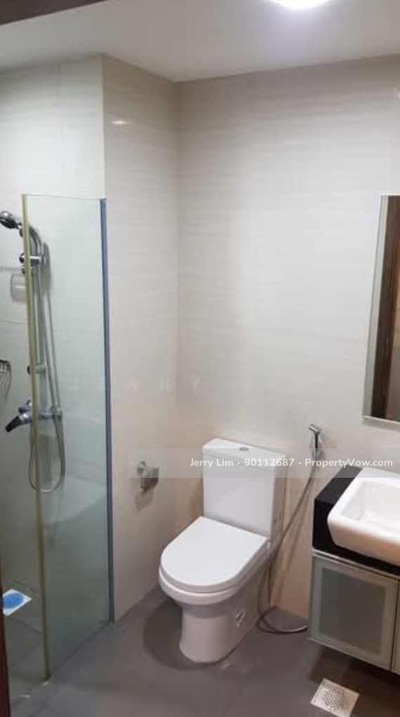 Freehold Unit! Le Regal One Bedder For Sale!